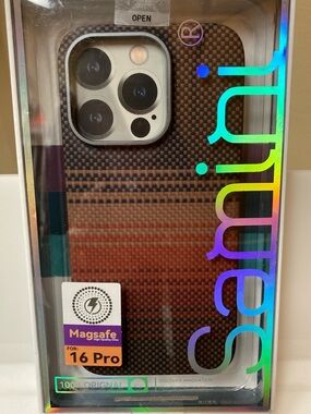 iPhone 16 pro Carbon Fiber MagSafe Phone Case for